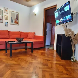 Near Old Town - Chill & Relax - 3Bdr Cozy & Roomy Bucarest